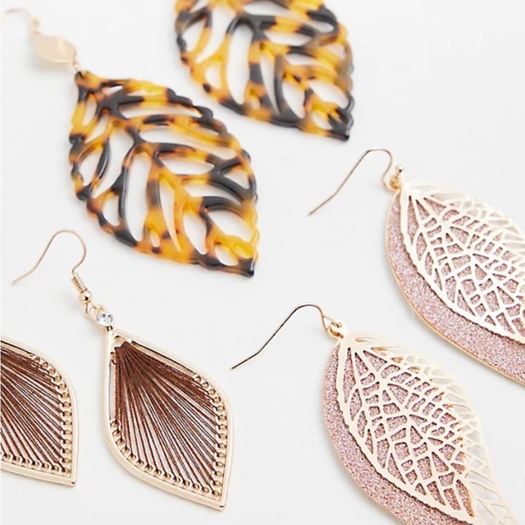 Torrid GOLD-TONE LEAF EARRING SET - SET OF 3 - Picture 2 of 2